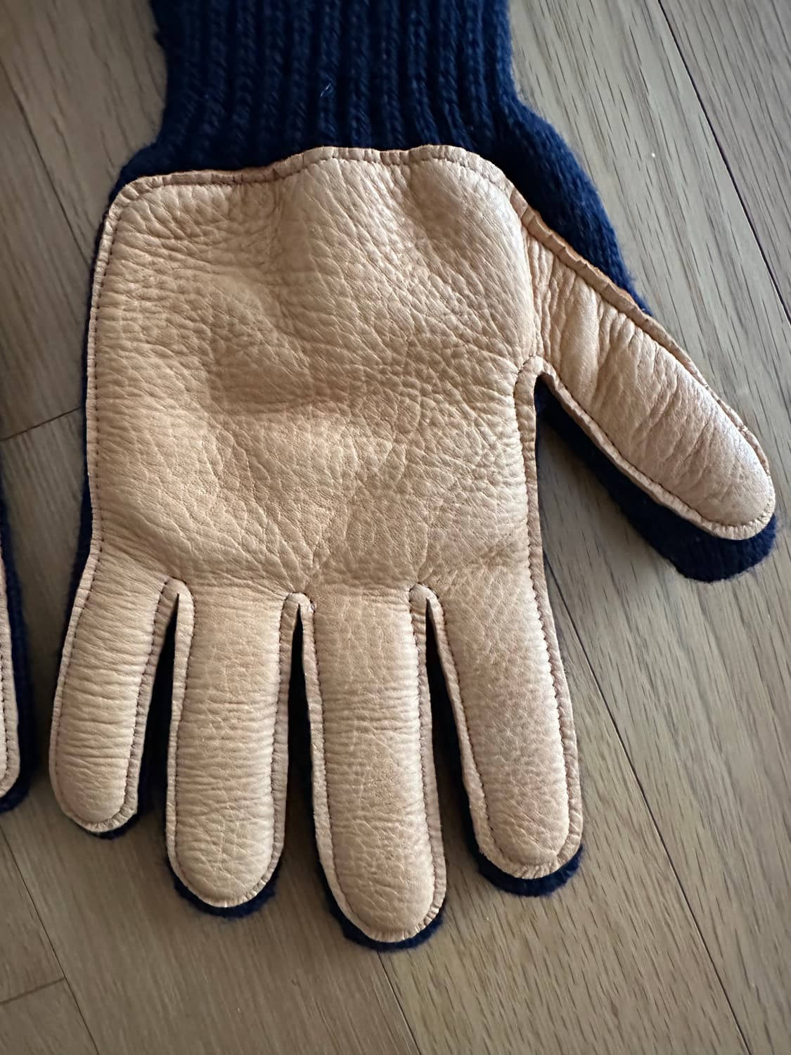 뉴베리 니팅 사슴가죽 니트 장갑 네이비 상품이미지3