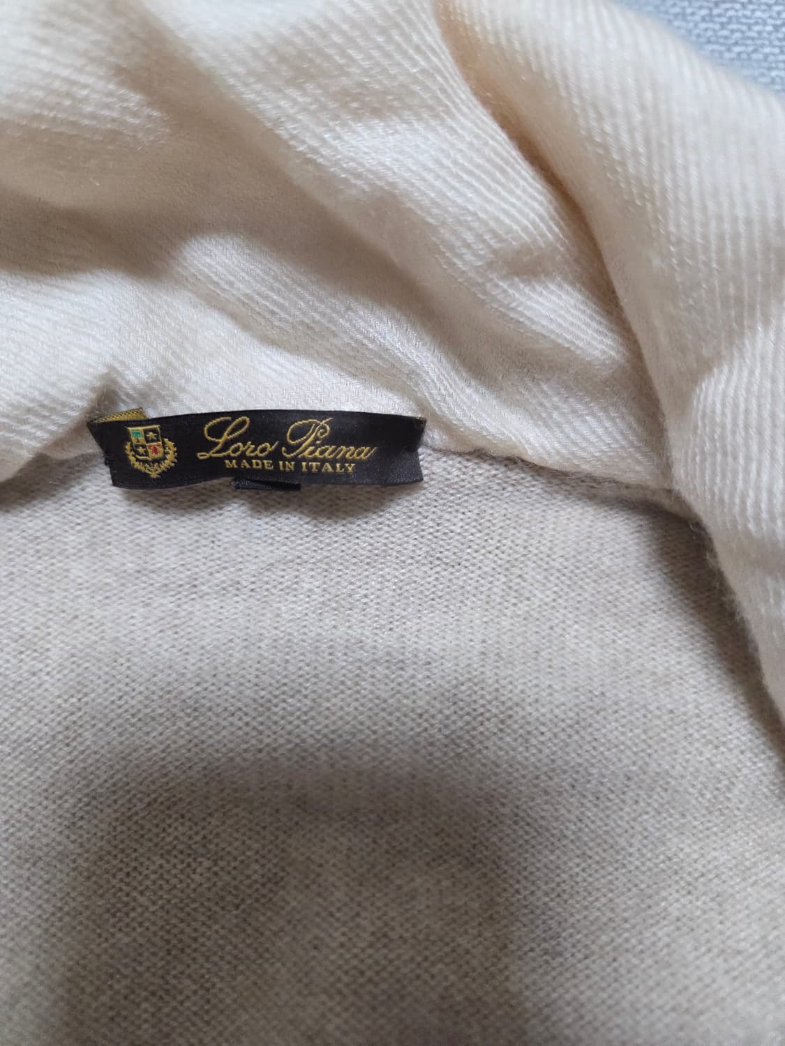 로로피아나 가디건 팝니다 상품이미지4