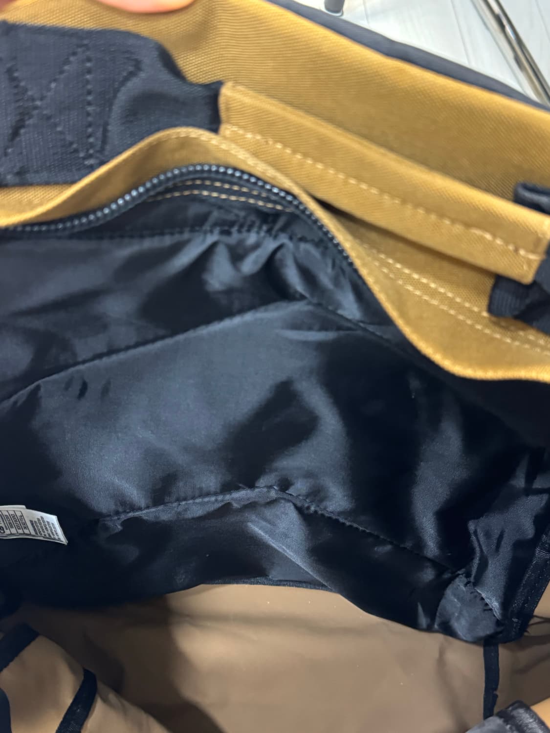 칼하트 브라운 백팩 Carhartt Brown Backpack 팝니다! 상품이미지3