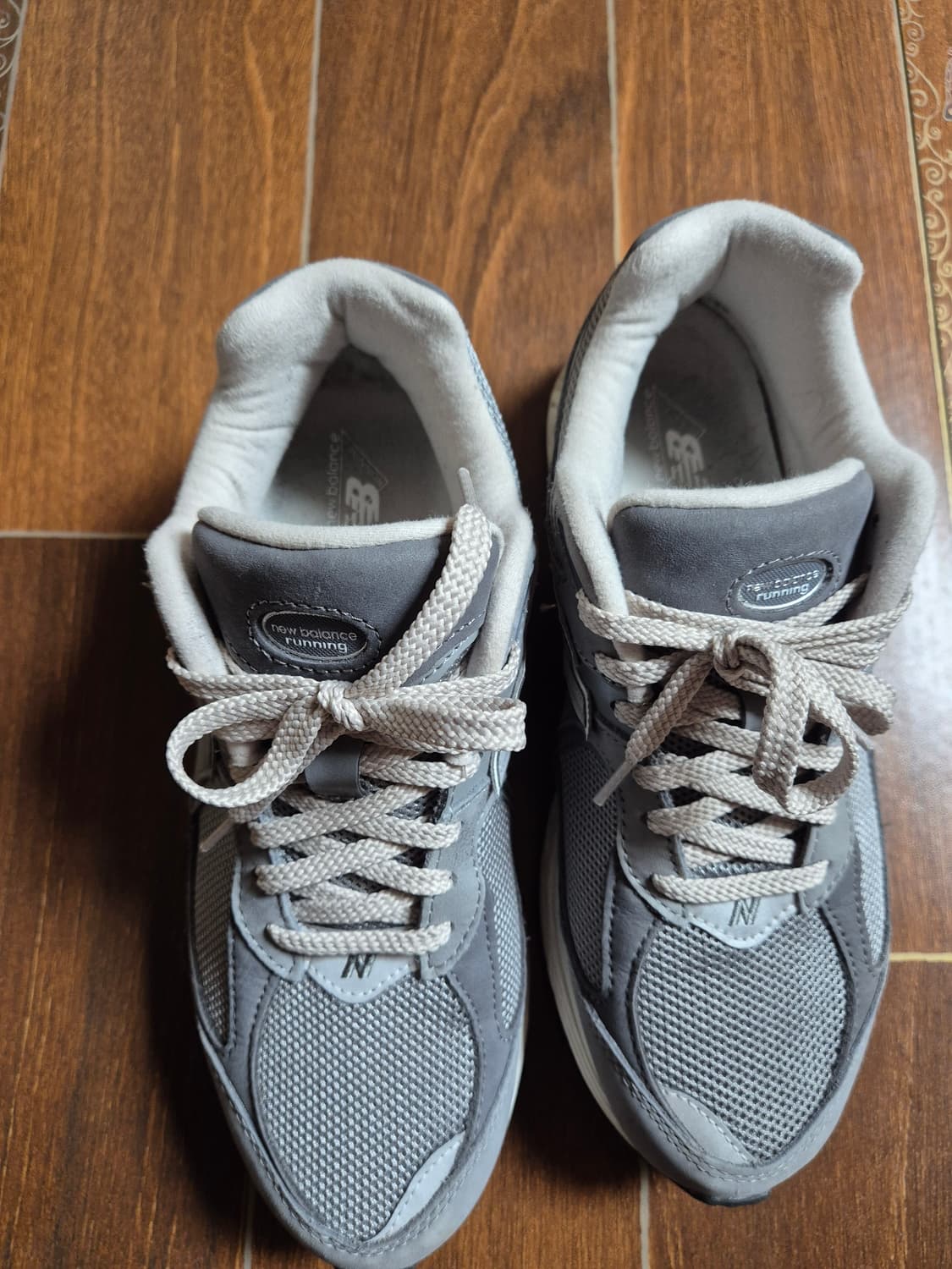 뉴발란스 2002RNM 270 프리미엄 빈티지 그레이 상품이미지1