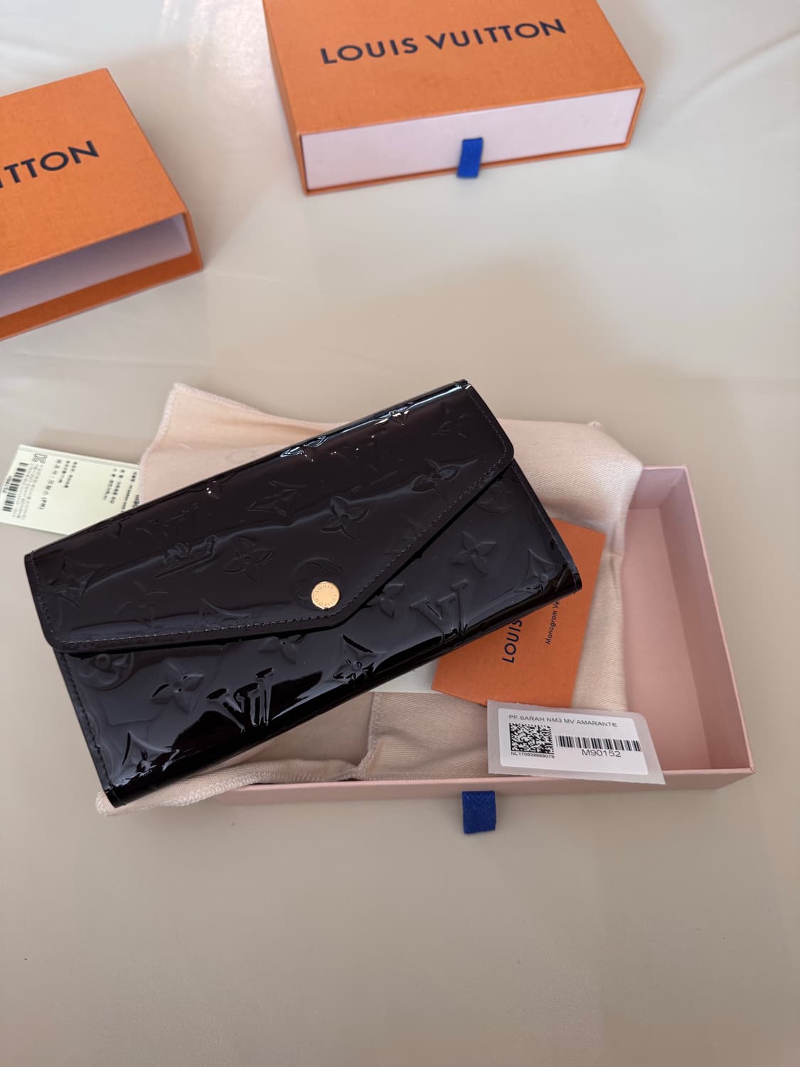 루이비통 사라 월렛 모노그램 베르니 아마란트 상품이미지2