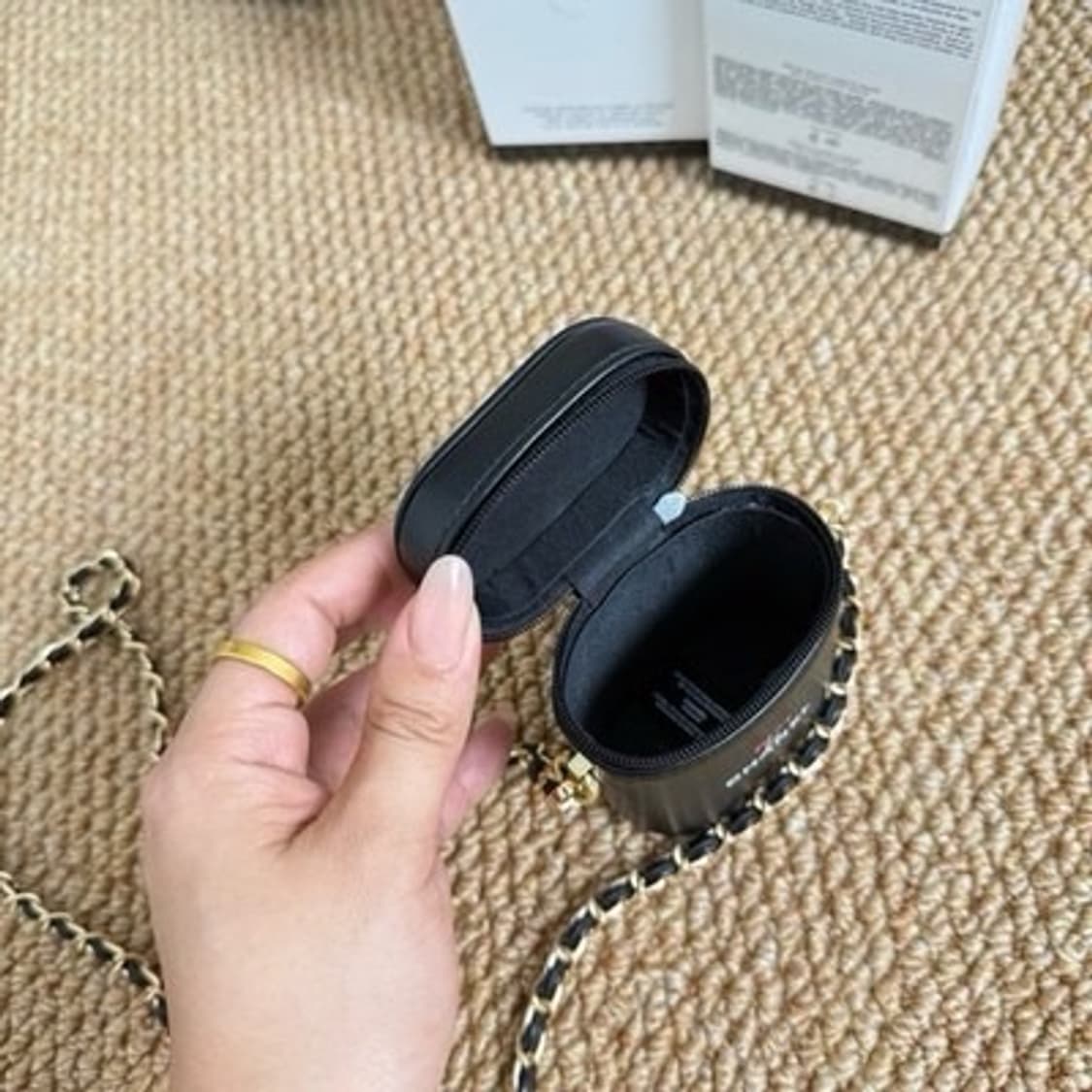  샤넬뷰티 블랙 컬러 립스틱 케이스 체인백 상품이미지8