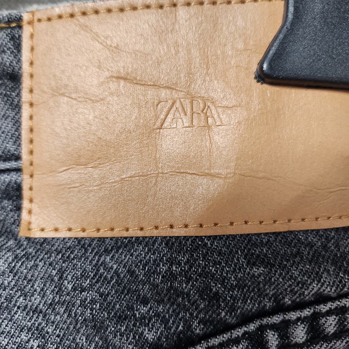 [23] ZARA 블랙 워싱 데님 숏팬츠 상품이미지3