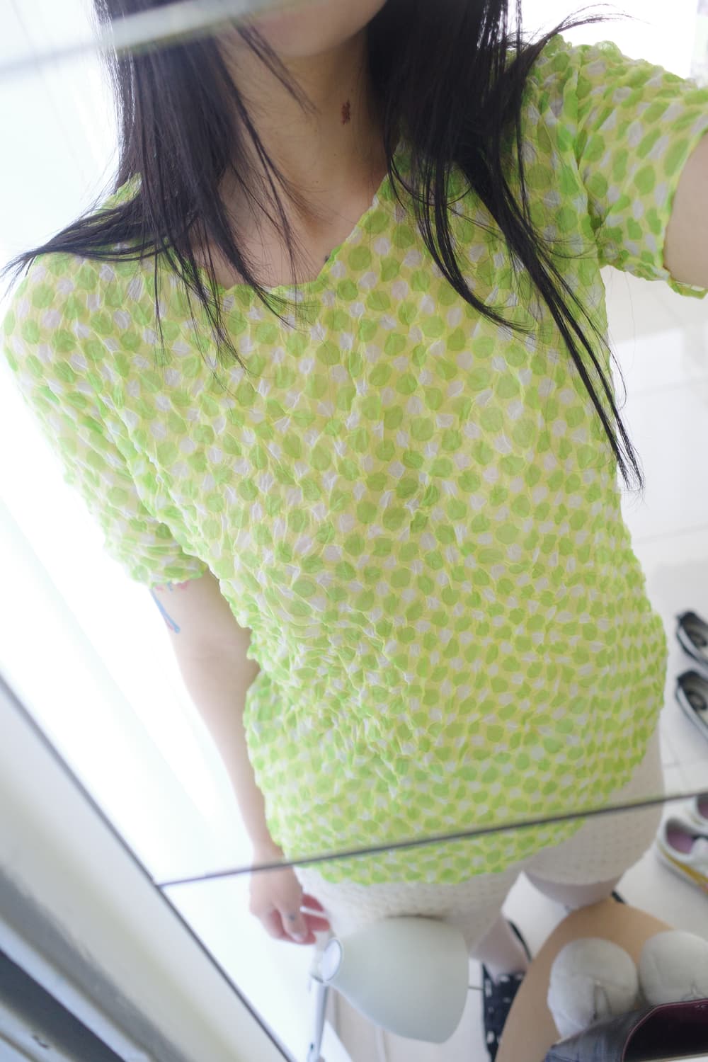 Wrinkled lime green dot top 상품이미지3