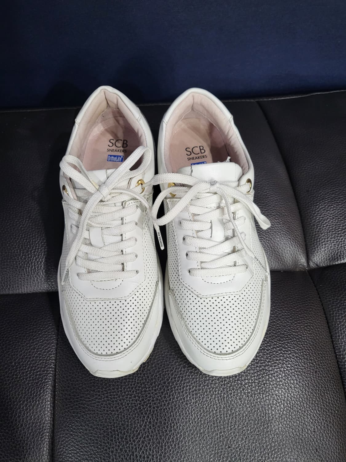 슈콤마보니 실버 스니커즈 상품이미지1