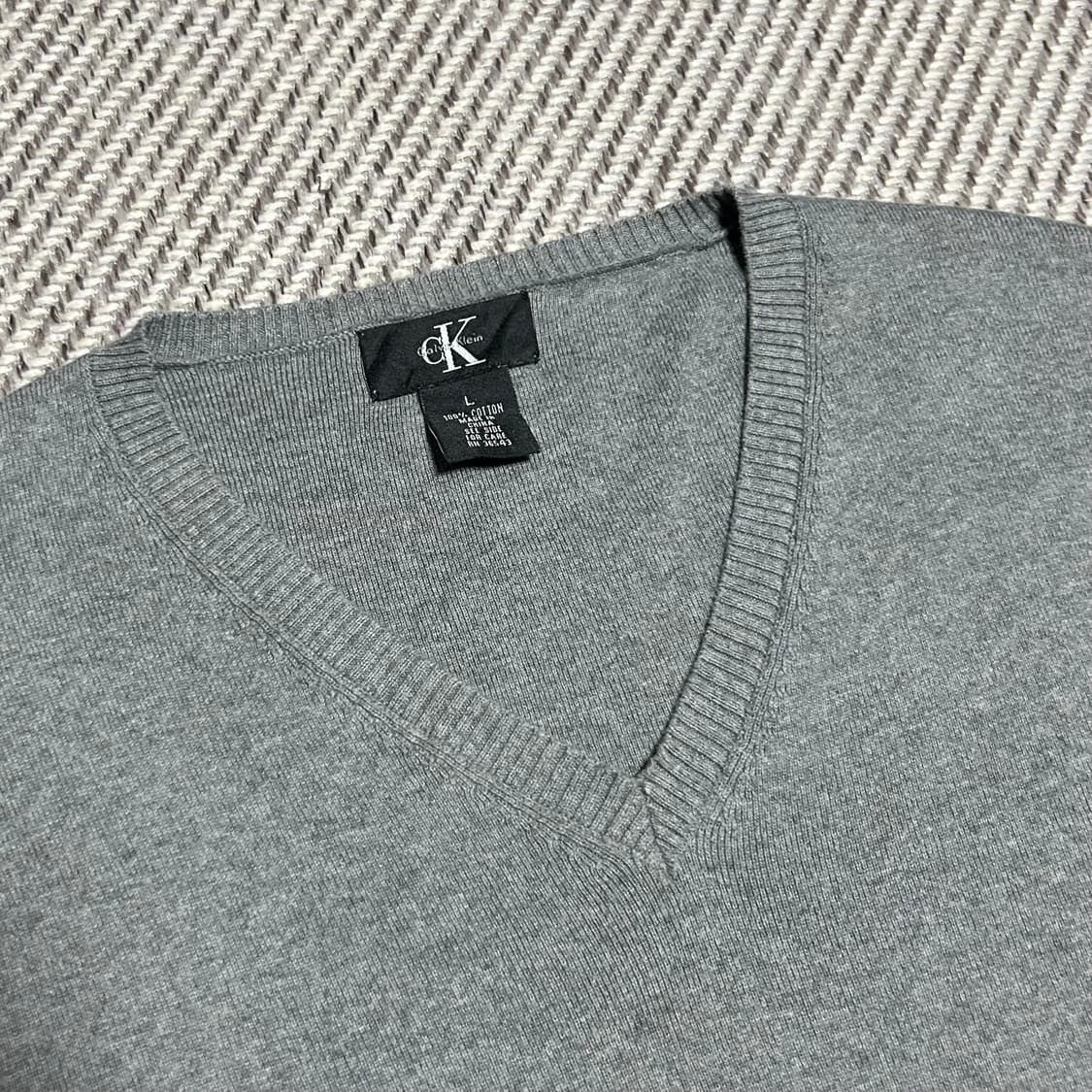 [L] Calvin klein 캘빈클라인 그레이 코튼 브이넥 니트 상품이미지4