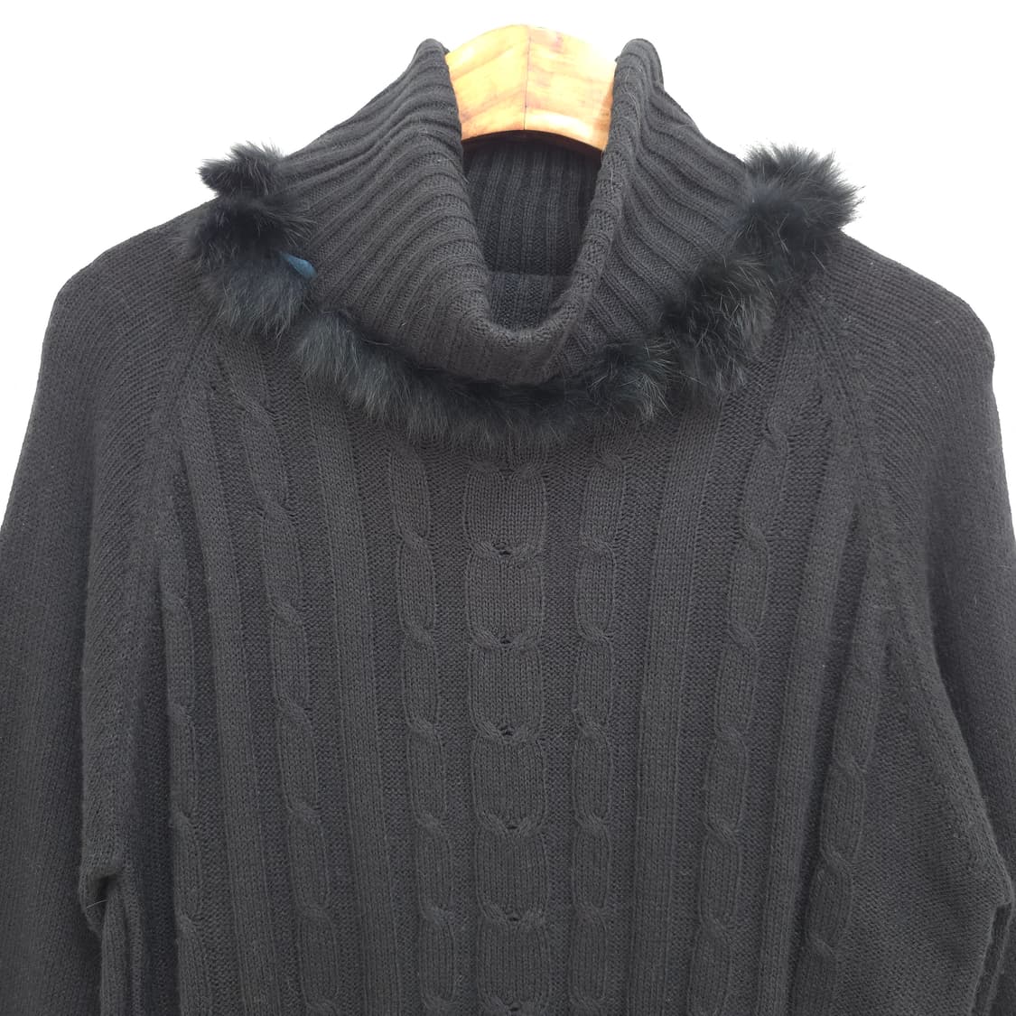 블랙 터틀넥 래빗퍼 트리밍 니트  상품이미지3