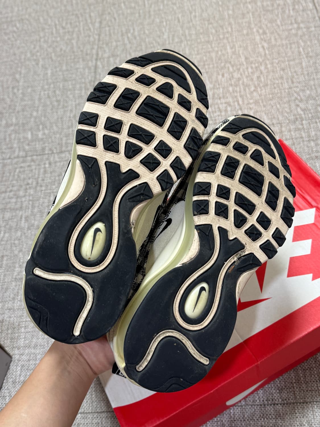 나이키 에어맥스 97 프리미엄 플라넬 깅엄체크 타탄 250 상품이미지5