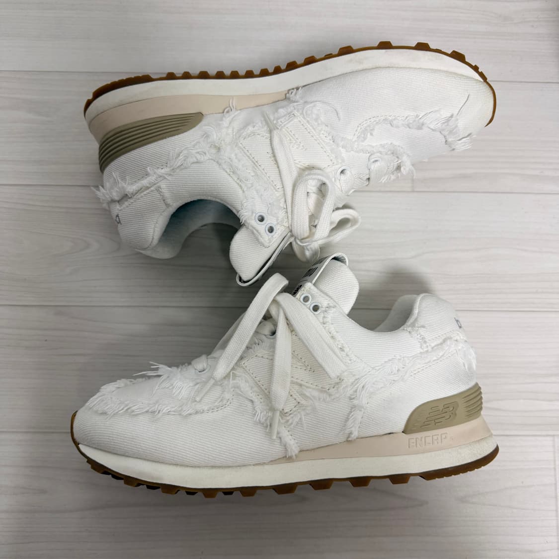 [37] 미우미우 뉴발란스 574 화이트 상품이미지3