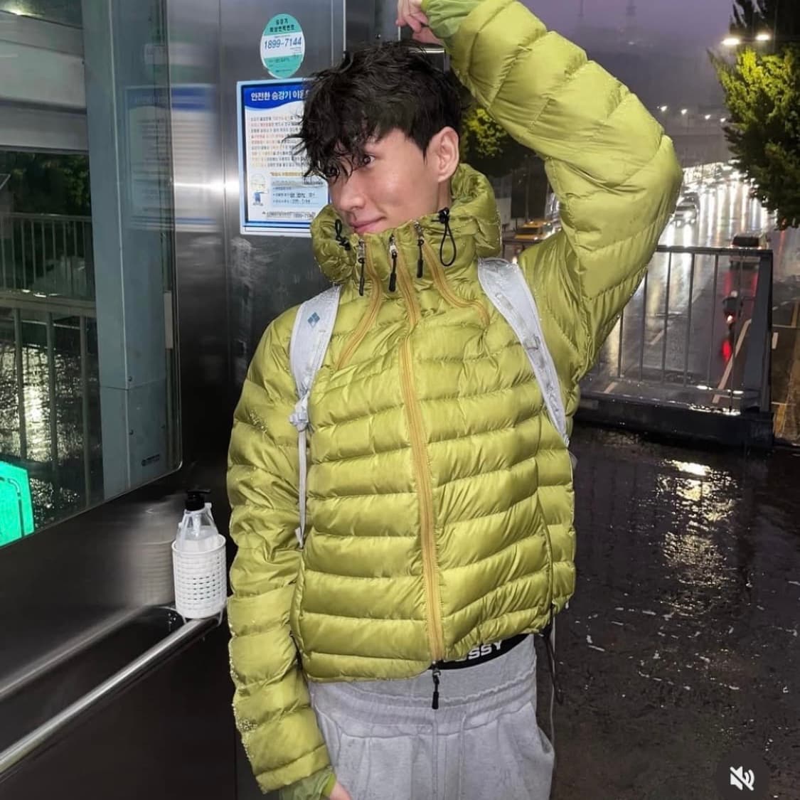 왓츠더유즈 카키라임패딩 상품이미지1