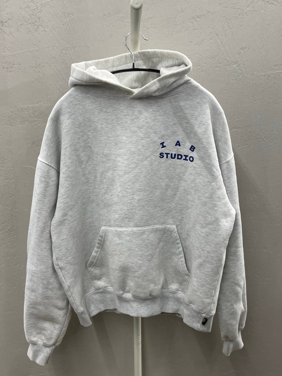 IAB 아이앱스튜디오 후드 라이트 그레이 M 상품이미지2