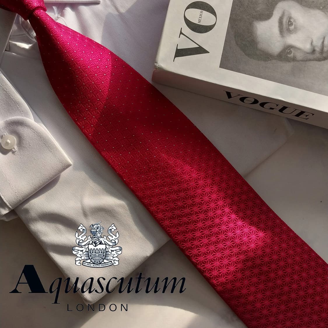 아쿠아스큐텀 실크 플로럴 자카드 넥타이 9.3cm A+등급 K1529
 상품이미지1