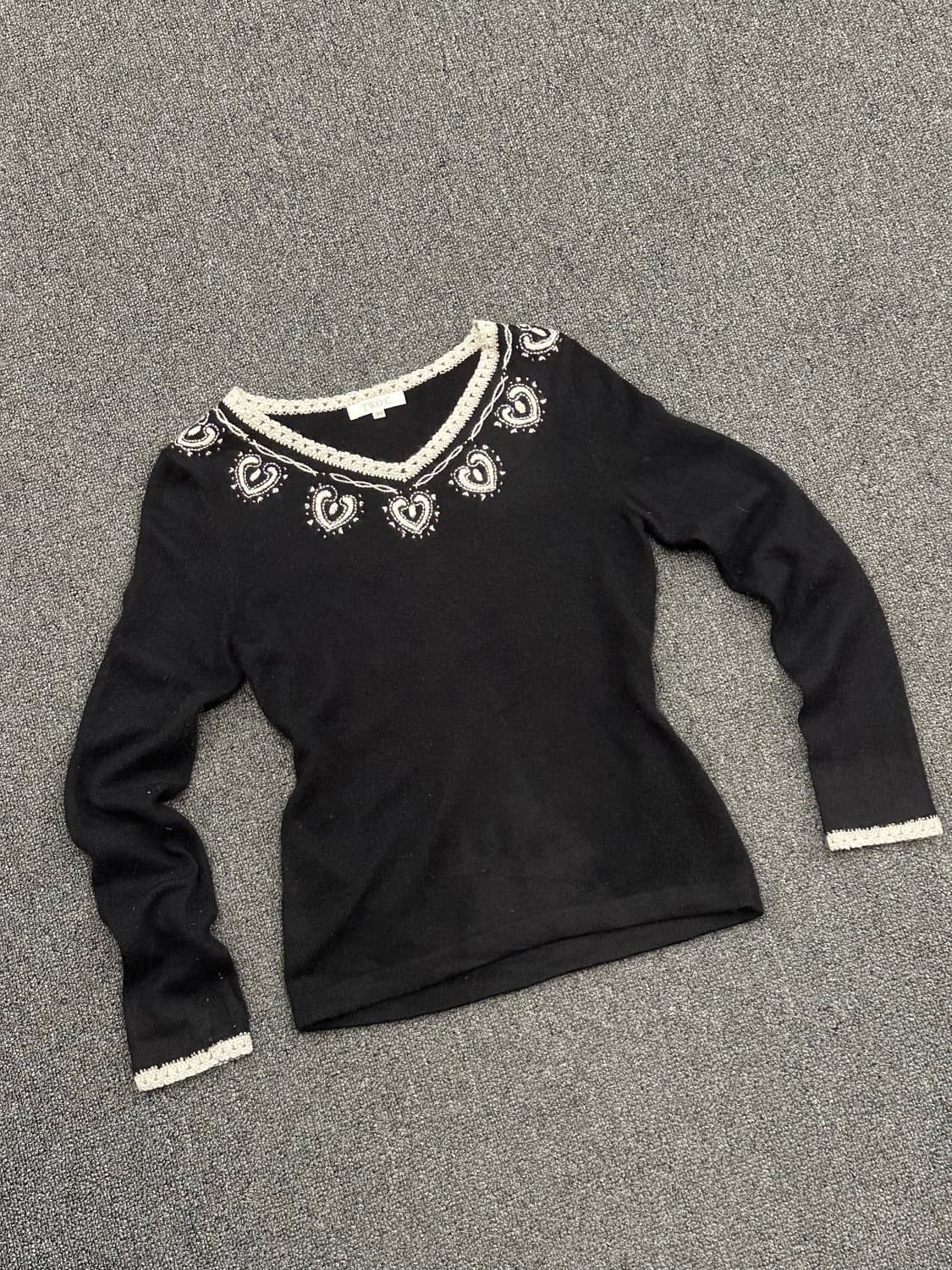 38)Japanese vintage 여성 하트자수 브이넥 니트 상품이미지1