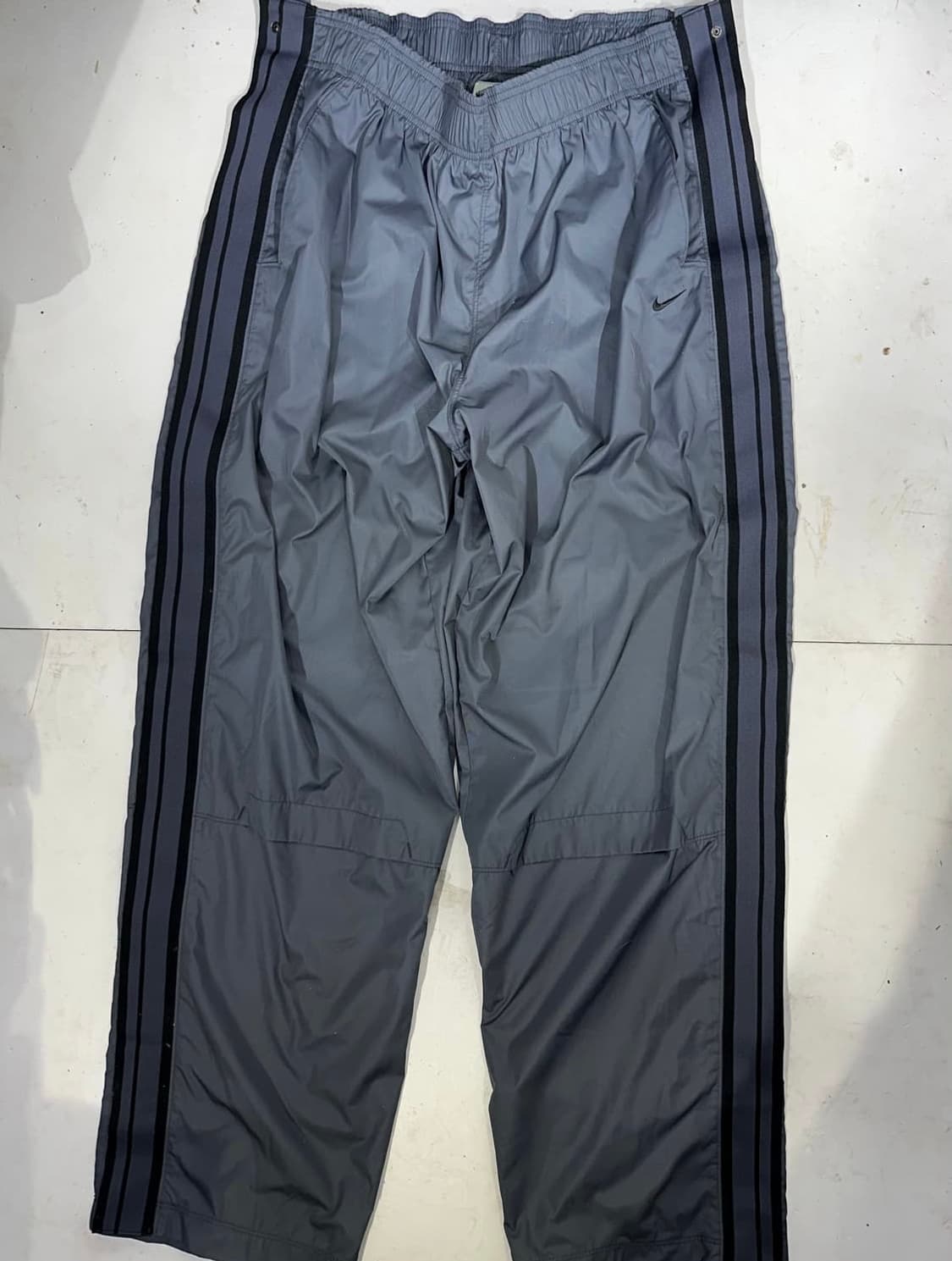 00s 나이키 그레이 새상품 트랙팬츠 블랙 사이드 라인 와이드 팬츠 상품이미지1
