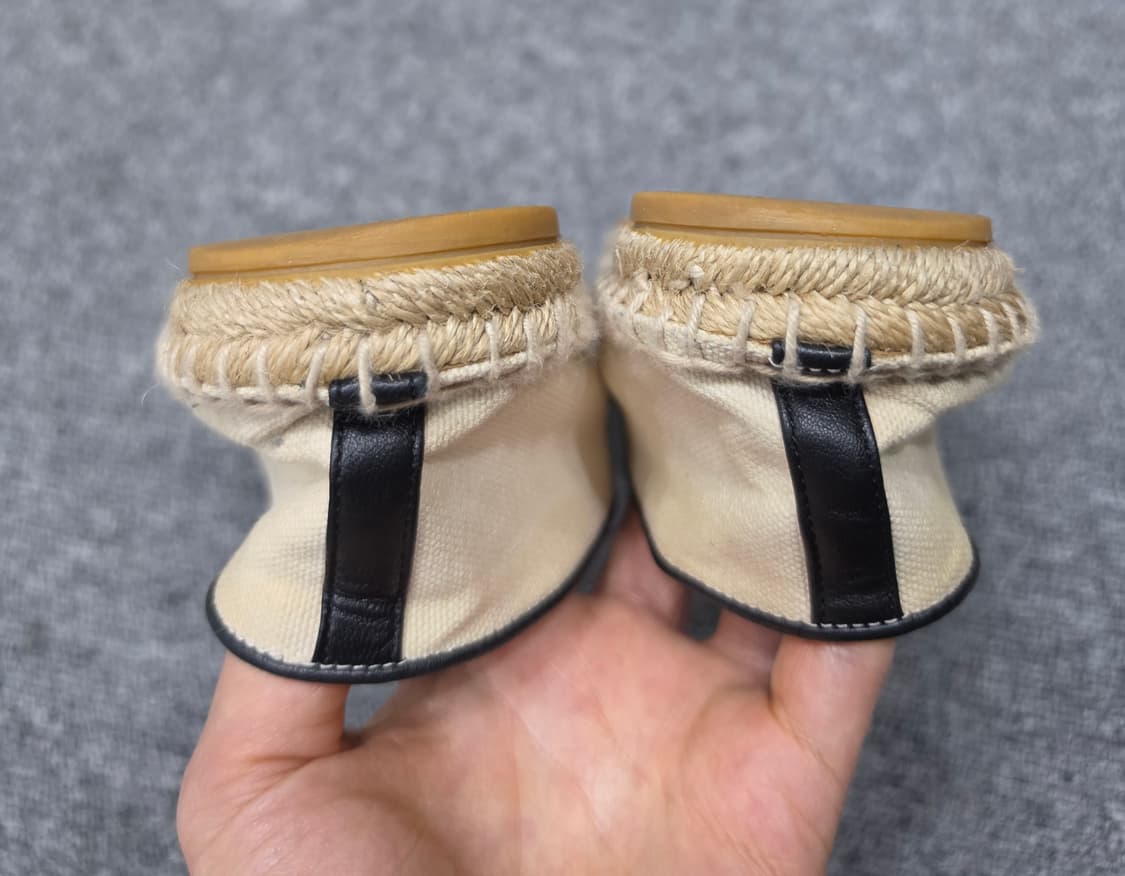 구찌 GG 인터로킹 시그니처 레더 에스파드류 슬립온 36 상품이미지8