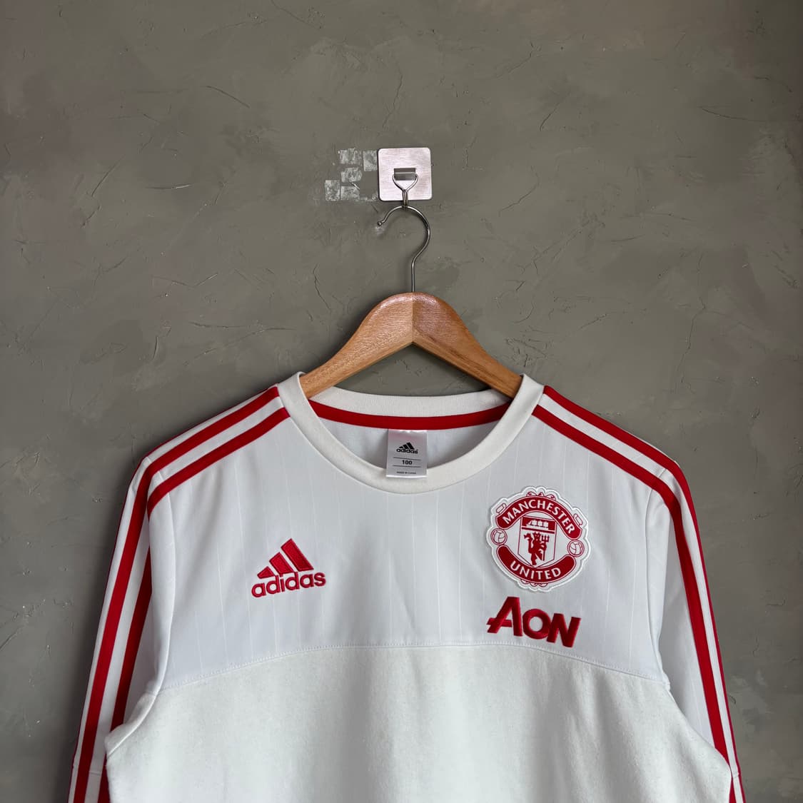 아디다스 맨유 스웻 트레이닝탑 화이트 상품이미지2