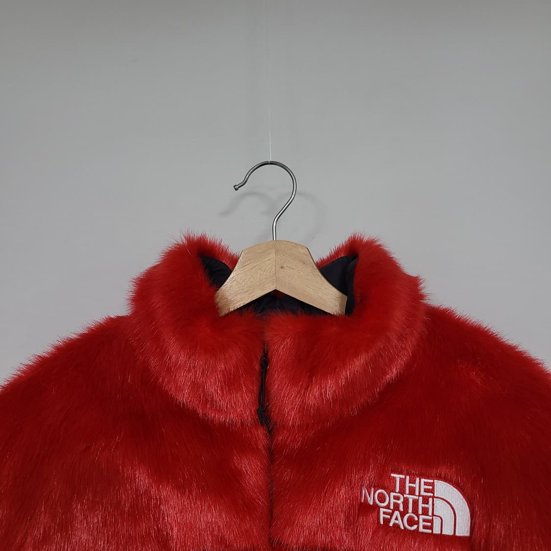 슈프림 x 노스페이스 남성 포우 퍼 눕시 자켓 레드 L 상품이미지2