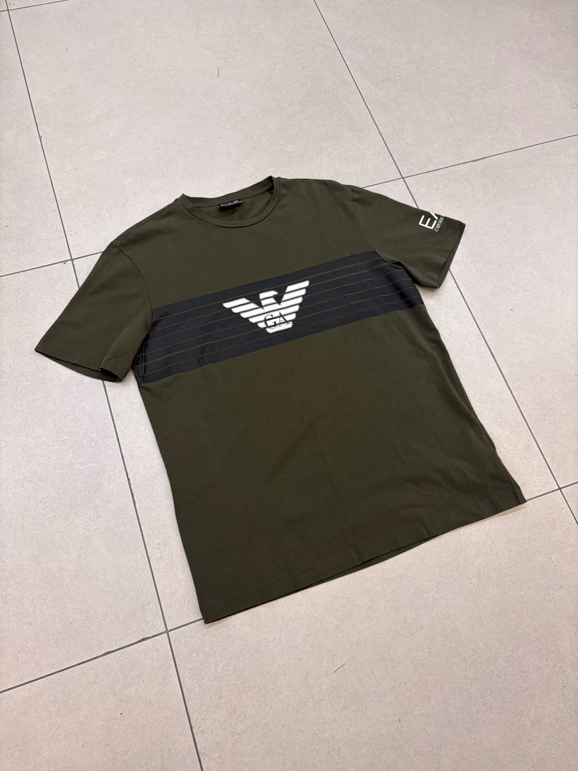 엠포리오 아르마니 프론트 로고 티셔츠 상품이미지2