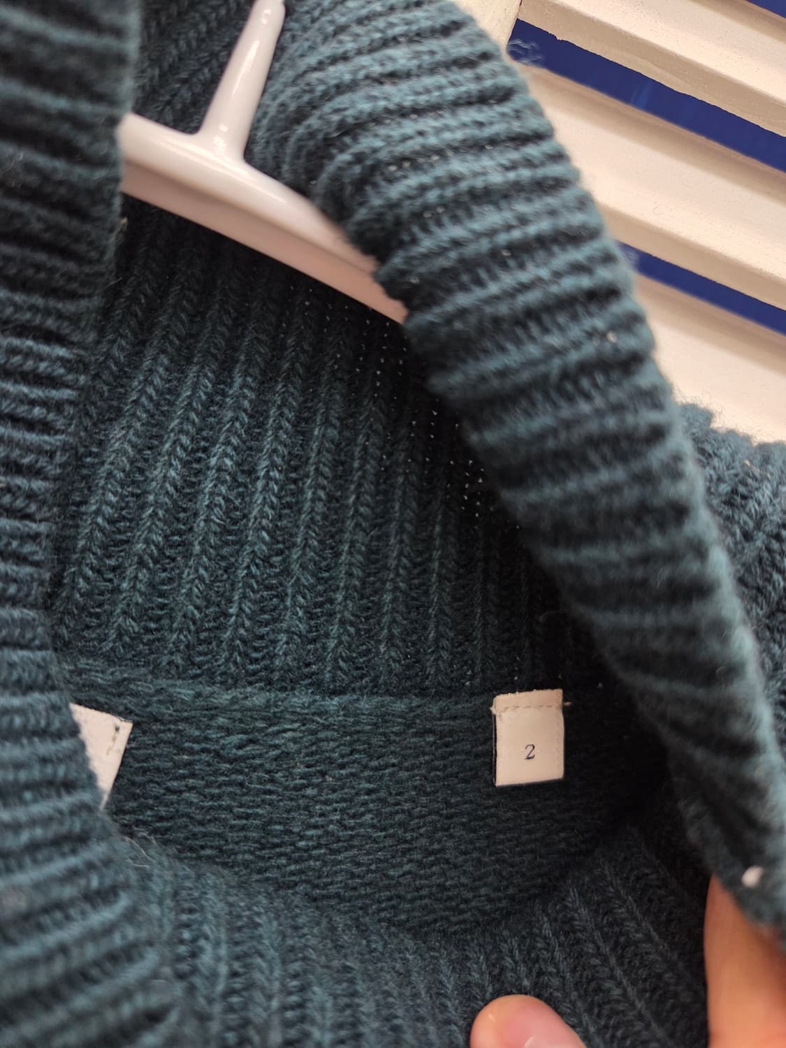 산드로 울캐시미어 터틀넥 스웨터 상품이미지5