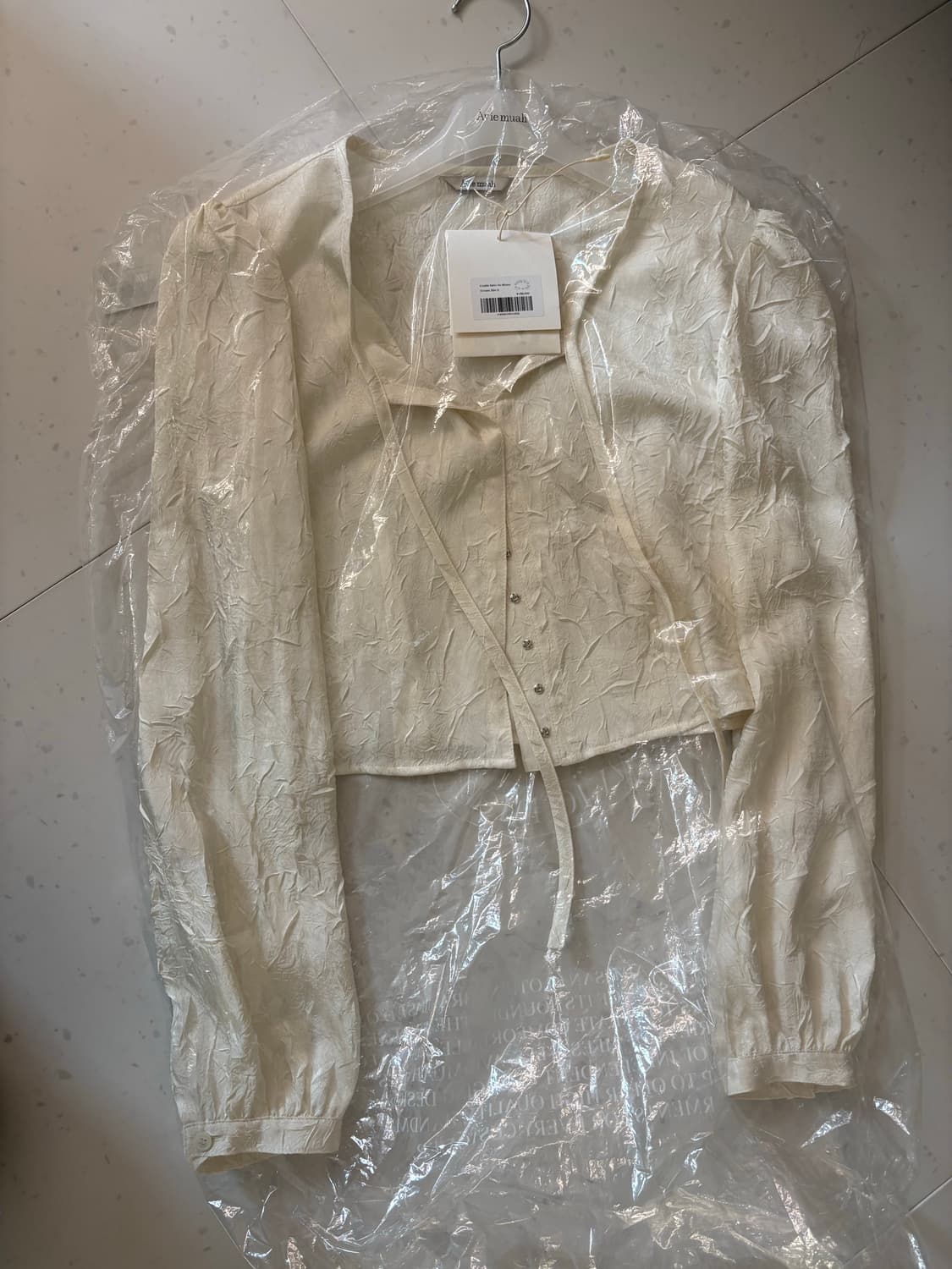 아비에무아 crinkle tie satin blouse 상품이미지1