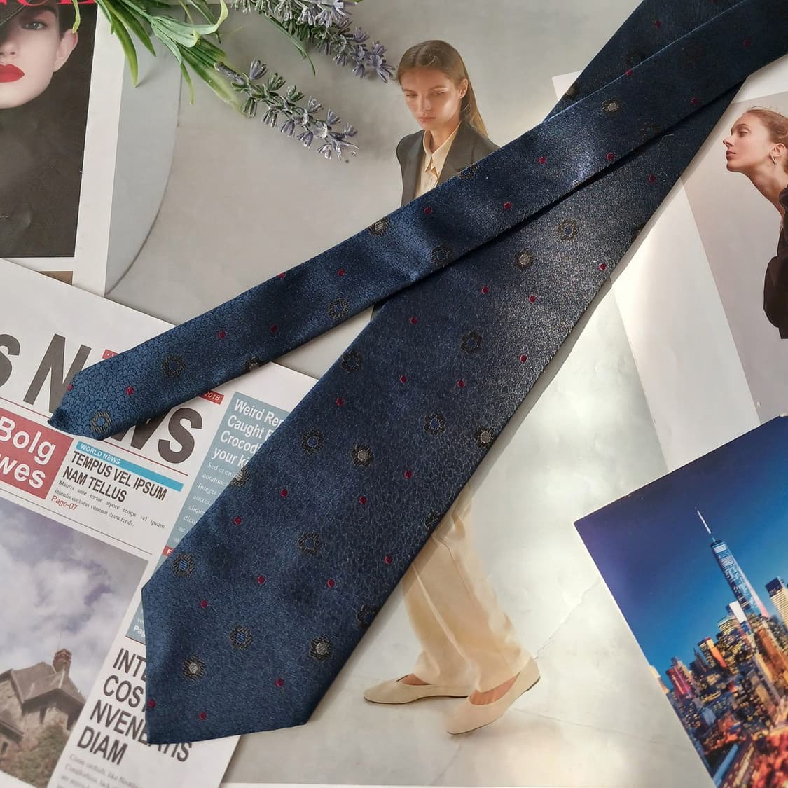 꾸레쥬 실크 네이비 도트 플라워 넥타이 8.5cm A+등급 a19244
 상품이미지5