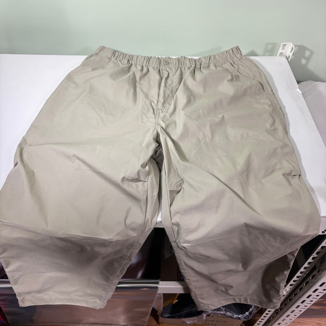 3XL 유니클로 베이지 세미와이드 파라슈트팬츠 상품이미지3