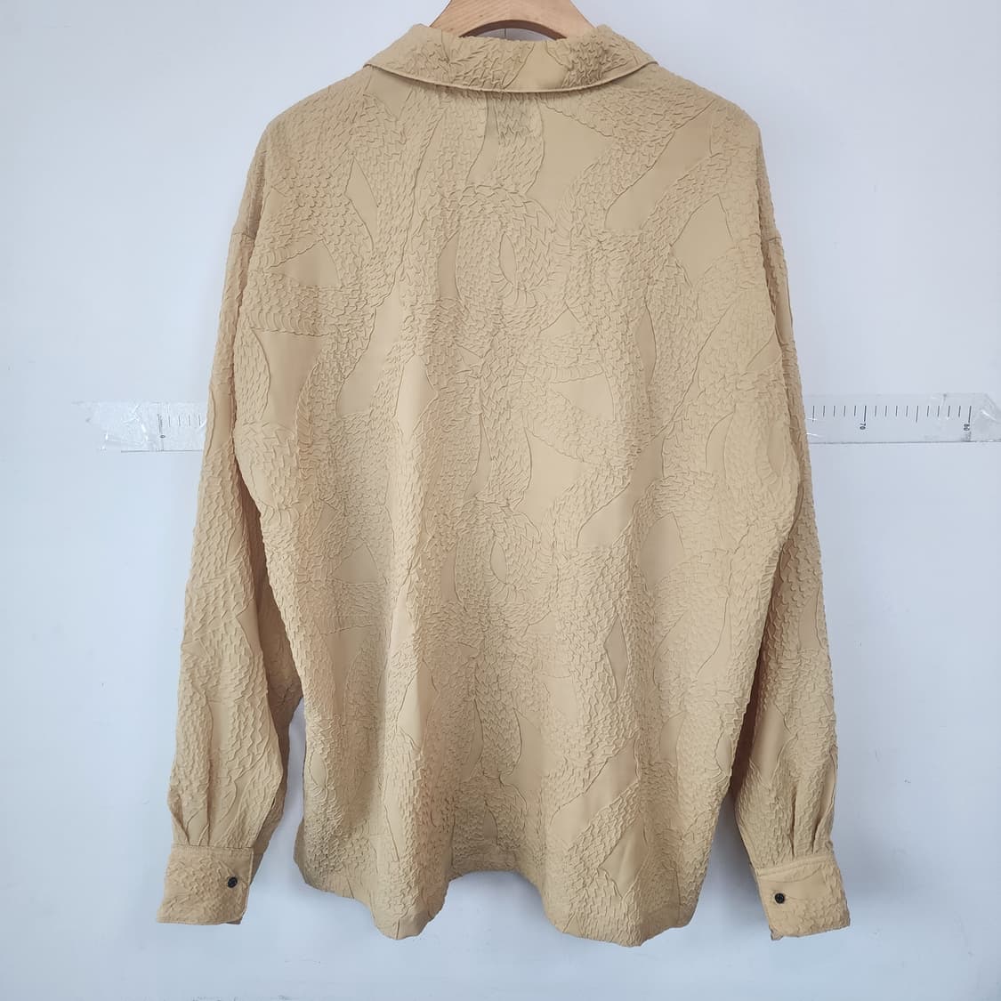 KOZABURO 엠보싱 셔츠 베이지 상품이미지8