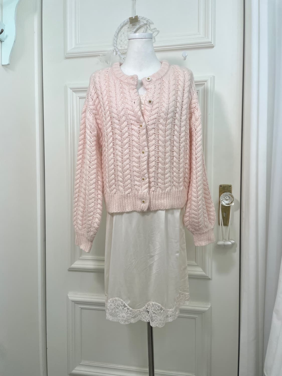 NICE CLAUP lovely coral twist warm cardi 상품이미지1