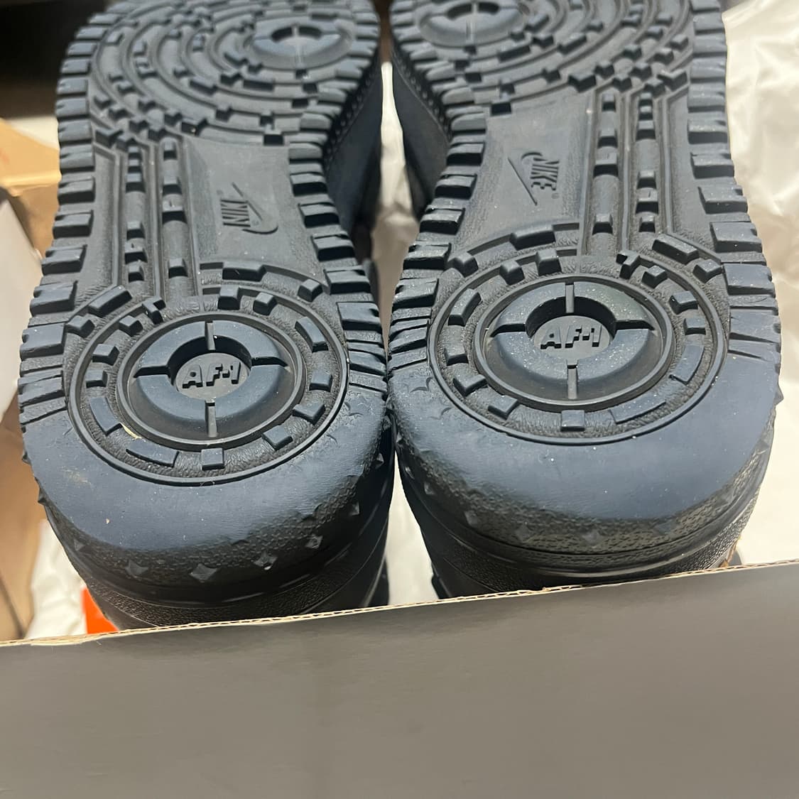 NIKE 나이키 에어포스 1 하이 윈터 고어텍스 블랙 275 상품이미지3