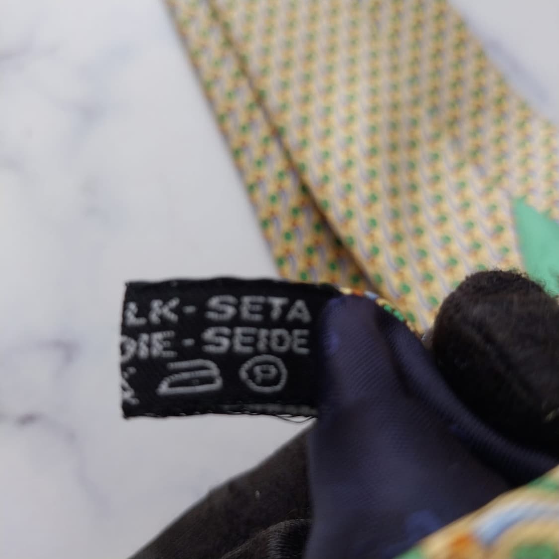 살바토레 페라가모 네잎클로버 모티브 넥타이 9.3cm A+~A등급 K25 상품이미지8