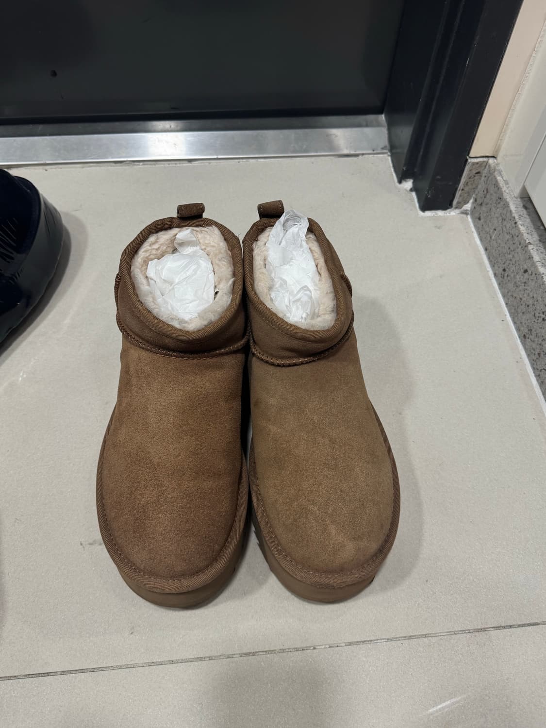 어그 클래식 울트라 미니 플랫폼 체스트넛 250 상품이미지2