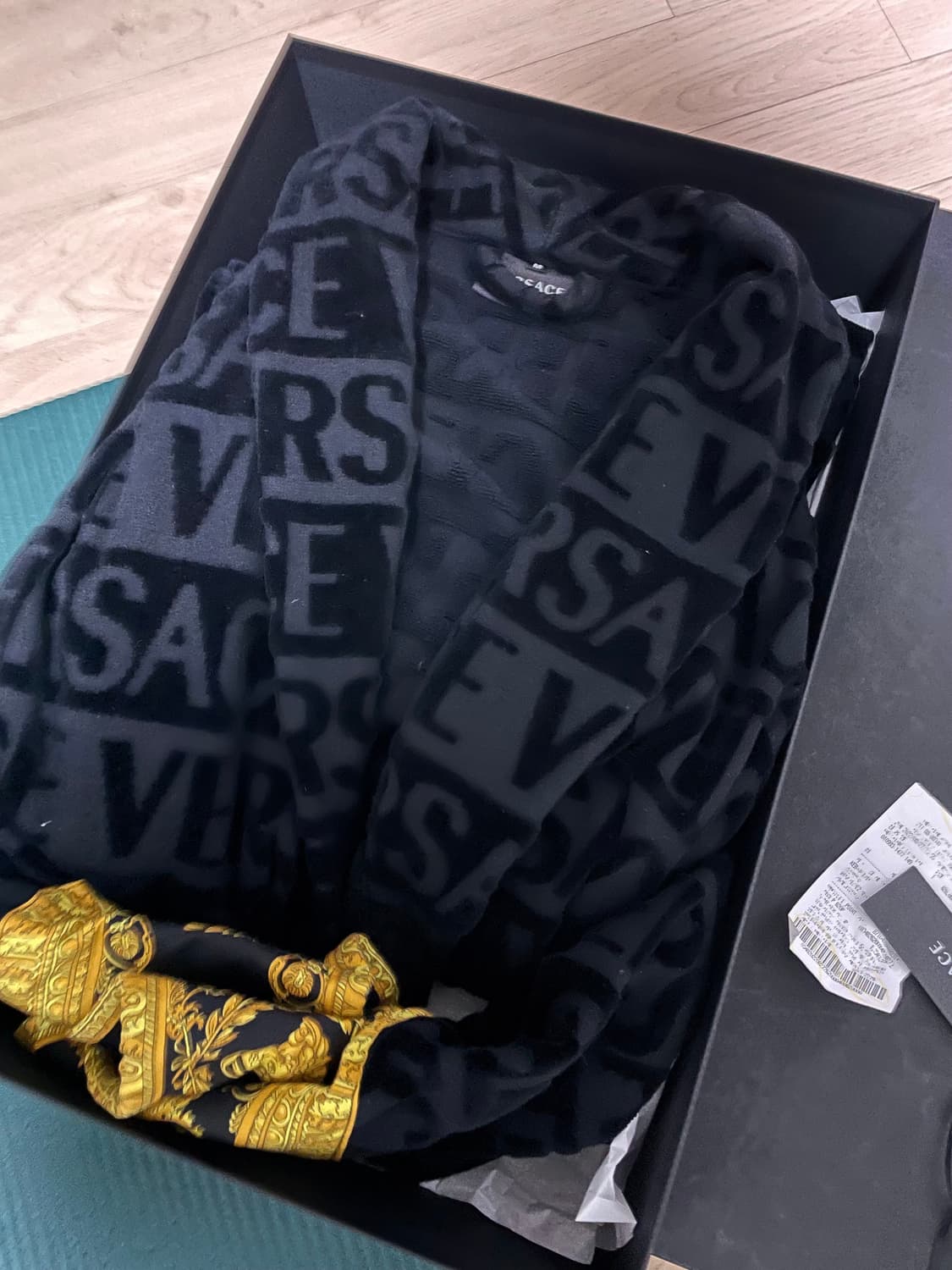 베르사체 가운 판매합니다. *매장구매, 영수증 보유  상품이미지4