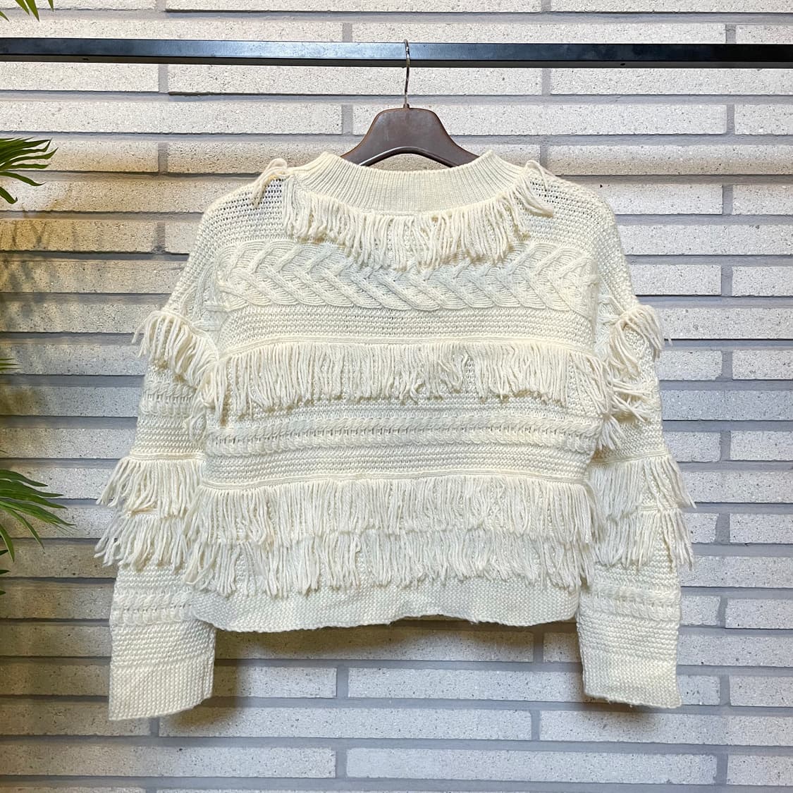 레이빔즈 케이블 니트 웨스턴 프린지 디테일 아이보리 상품이미지3