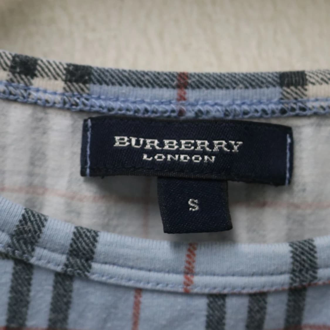 버버리 런던 체크 패턴 긴팔 티셔츠 63246 상품이미지9