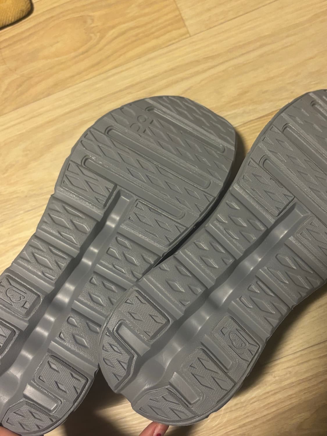 온러닝 로에베 on running loewe 클라우드틸트 265 새상품 상품이미지4