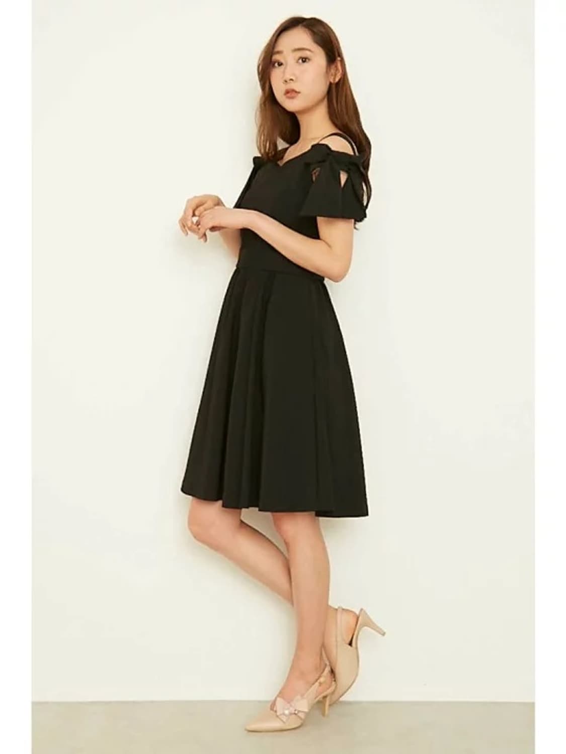 질스튜어트 보우 숄더 미니 원피스 블랙 상품이미지2