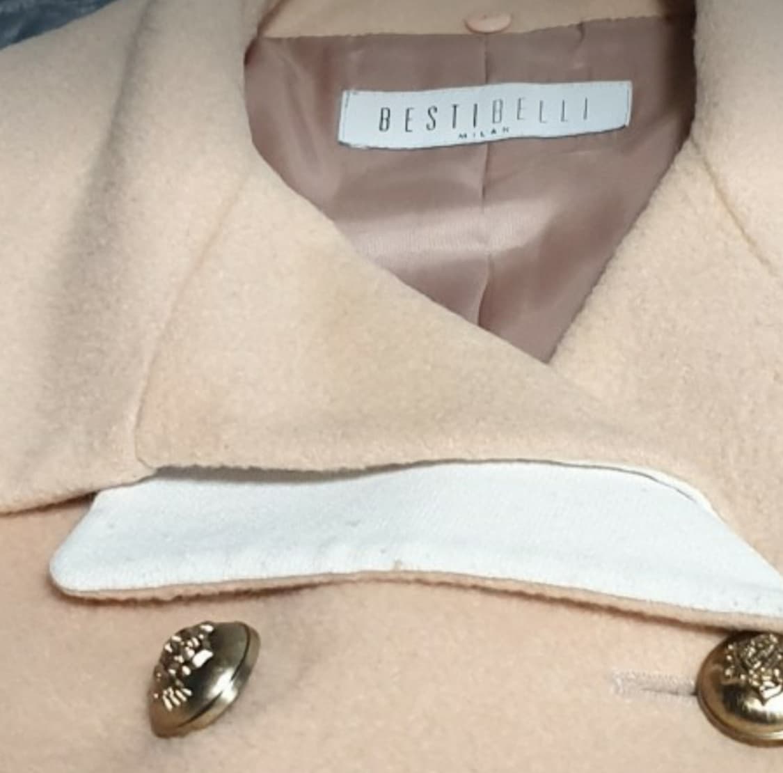 베스띠벨리 슬림핏 울 금장버튼 미디코트 베이지 (55) 상품이미지6