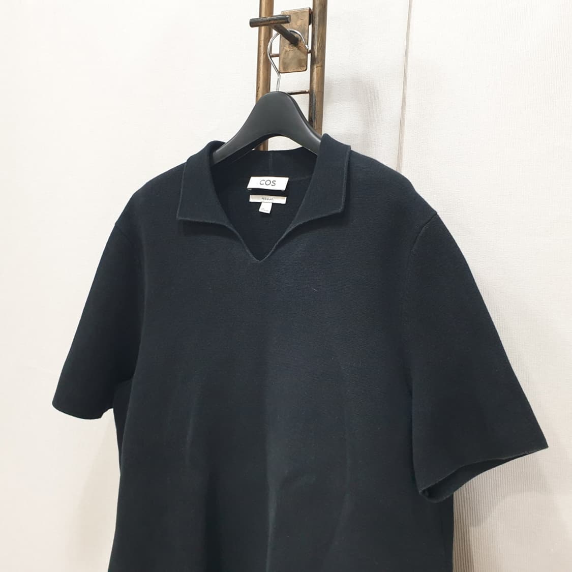 COS 코스 남자 레귤러핏 니트 폴로 셔츠 L 상품이미지3