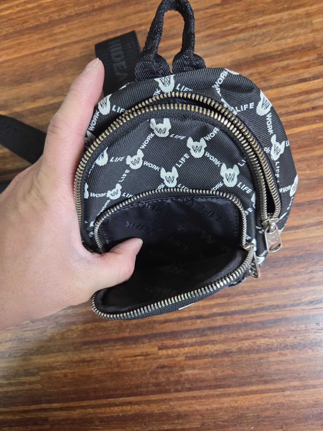 라이프워크 모노그램 투웨이 마이크로 크로스백  상품이미지4