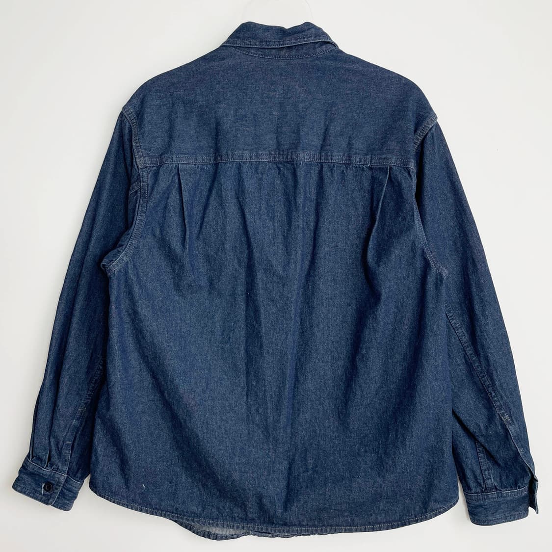 B1 커버낫(COVERNAT) 세미 오버핏 워싱 데님 셔츠 인디고 XS사 상품이미지3