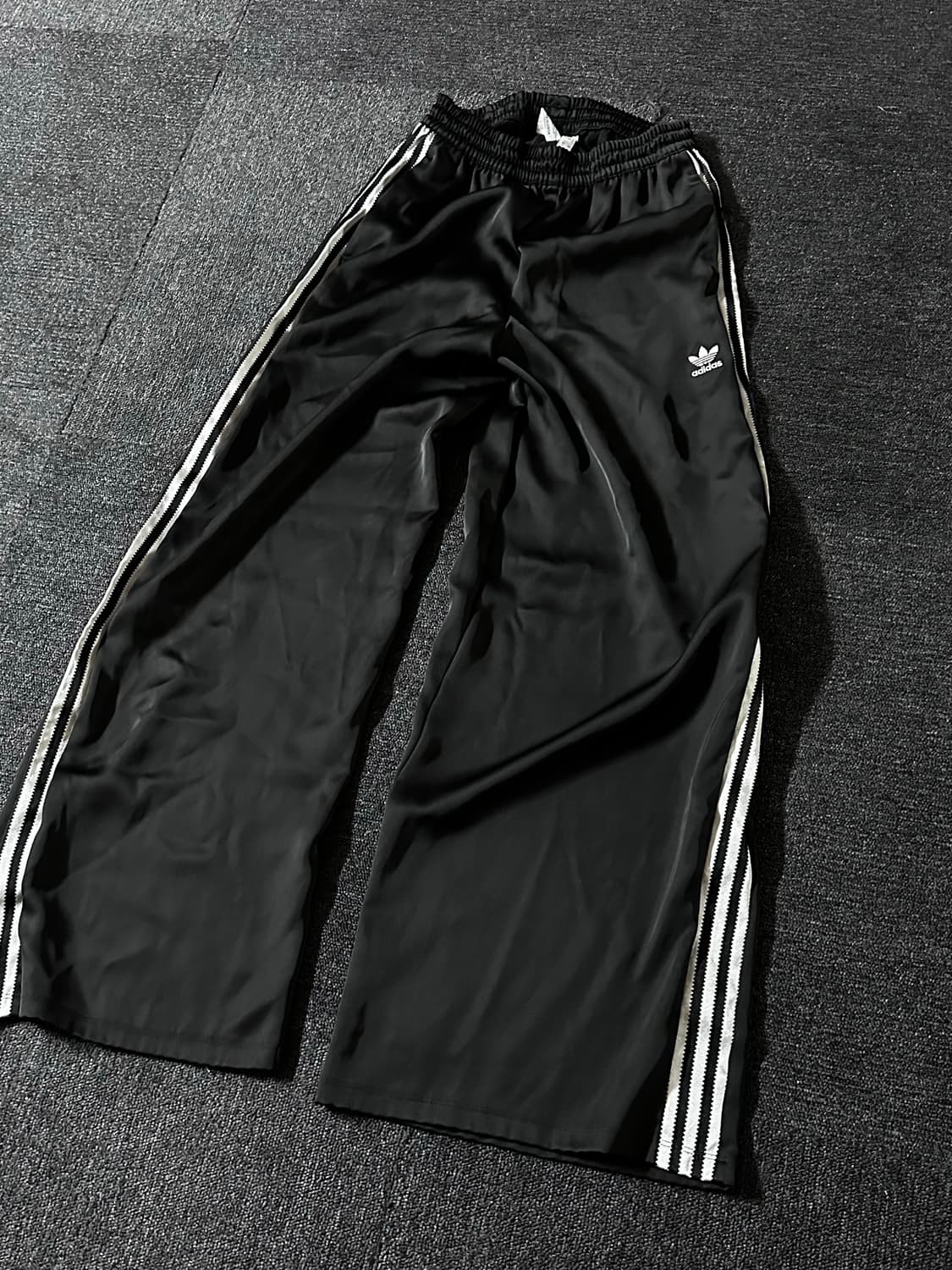 아디다스 사틴 와이드 레그 팬츠 상품이미지3