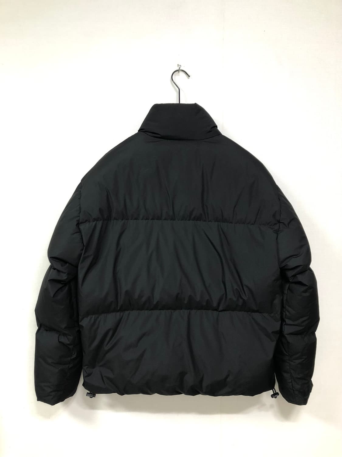 캘빈클라인 오버핏 덕다운 푸퍼 숏패딩 _ 남녀공용 _ 블랙/그린 상품이미지4