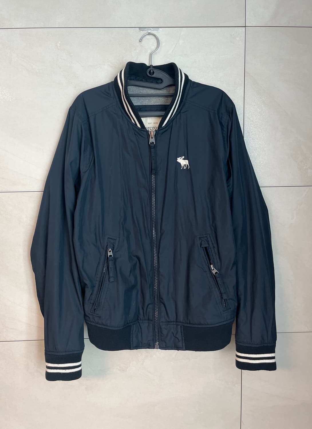 아베크롬비 화이트 순록 네이비 자켓 [S] 상품이미지1