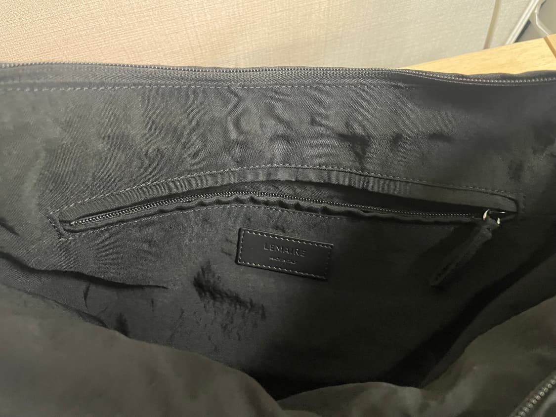 르메르 소프트 게임백 미디움 사이즈 블랙 판매 합니다 상품이미지2