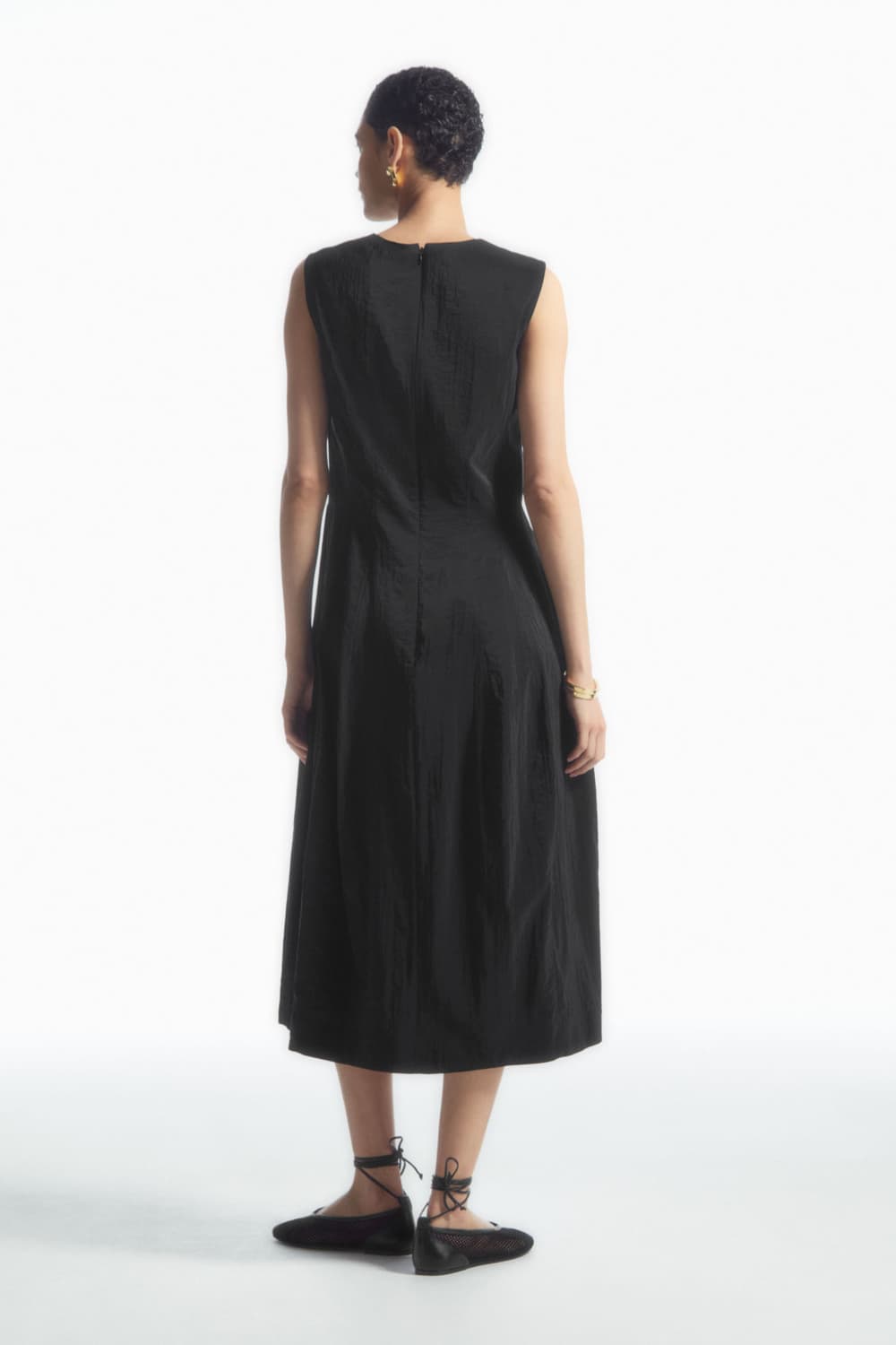 COS 슬리브리스 탑스티치 미디 드레스 블랙 상품이미지2