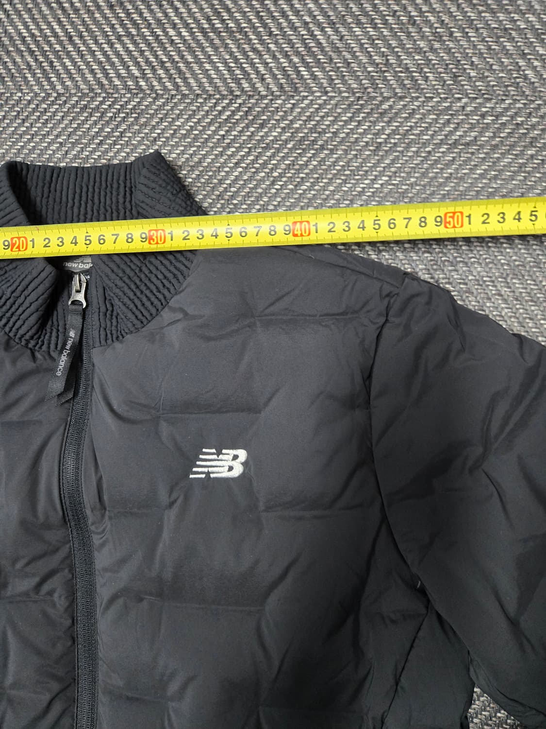 뉴발란스 24ss  블랙 다운패딩점퍼 경량패딩 상품이미지6