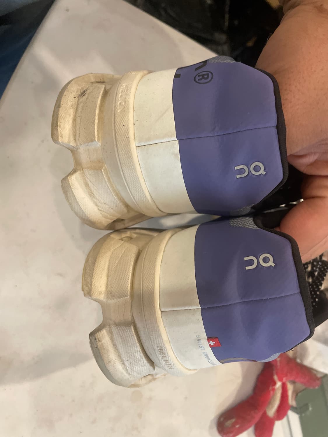 온 러닝화 회색 CLOUDTEC 운동화285 상품이미지4