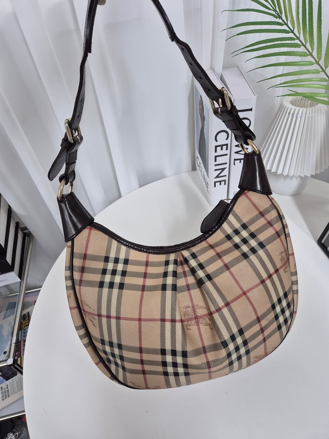 버버리 노바체크 호보백 상품이미지3