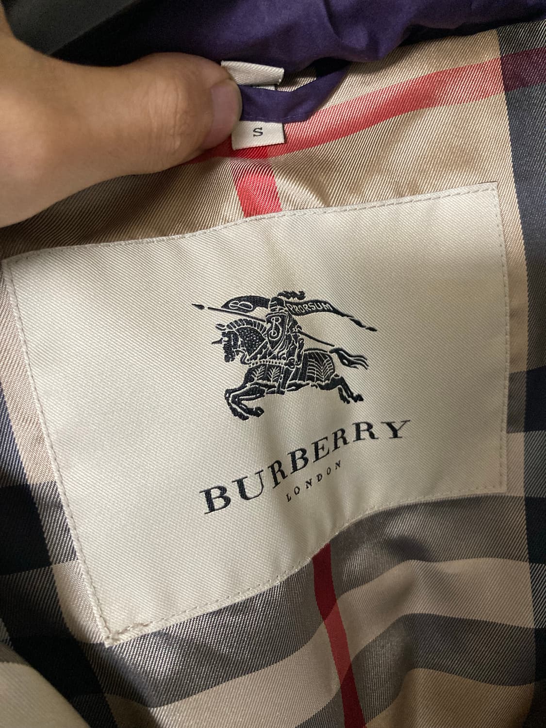 버버리 런던 폭스퍼 구스다운 패딩자켓 상품이미지3