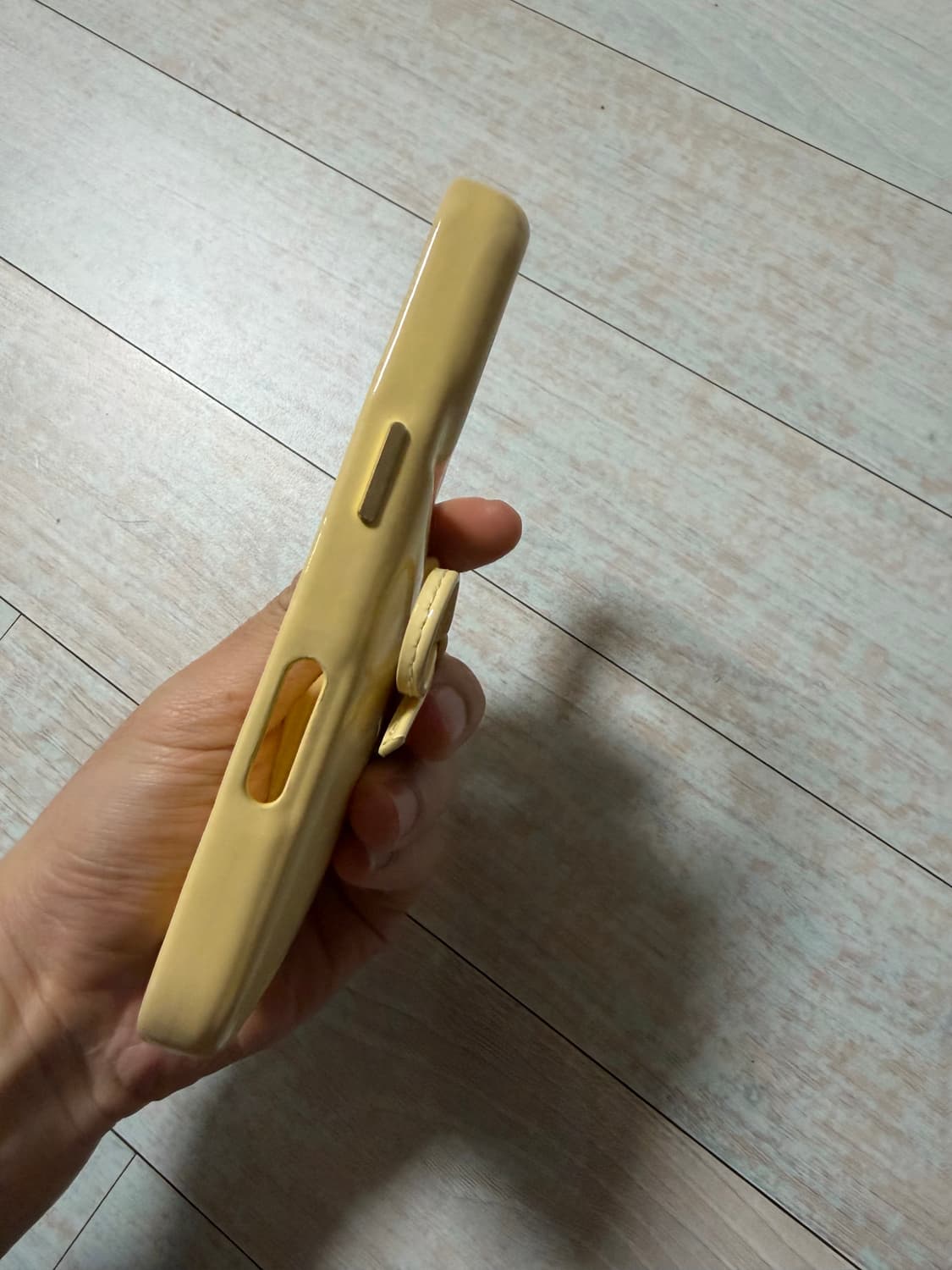 어반소피스티케이션 17프로 케이스 판매합니다 상품이미지3